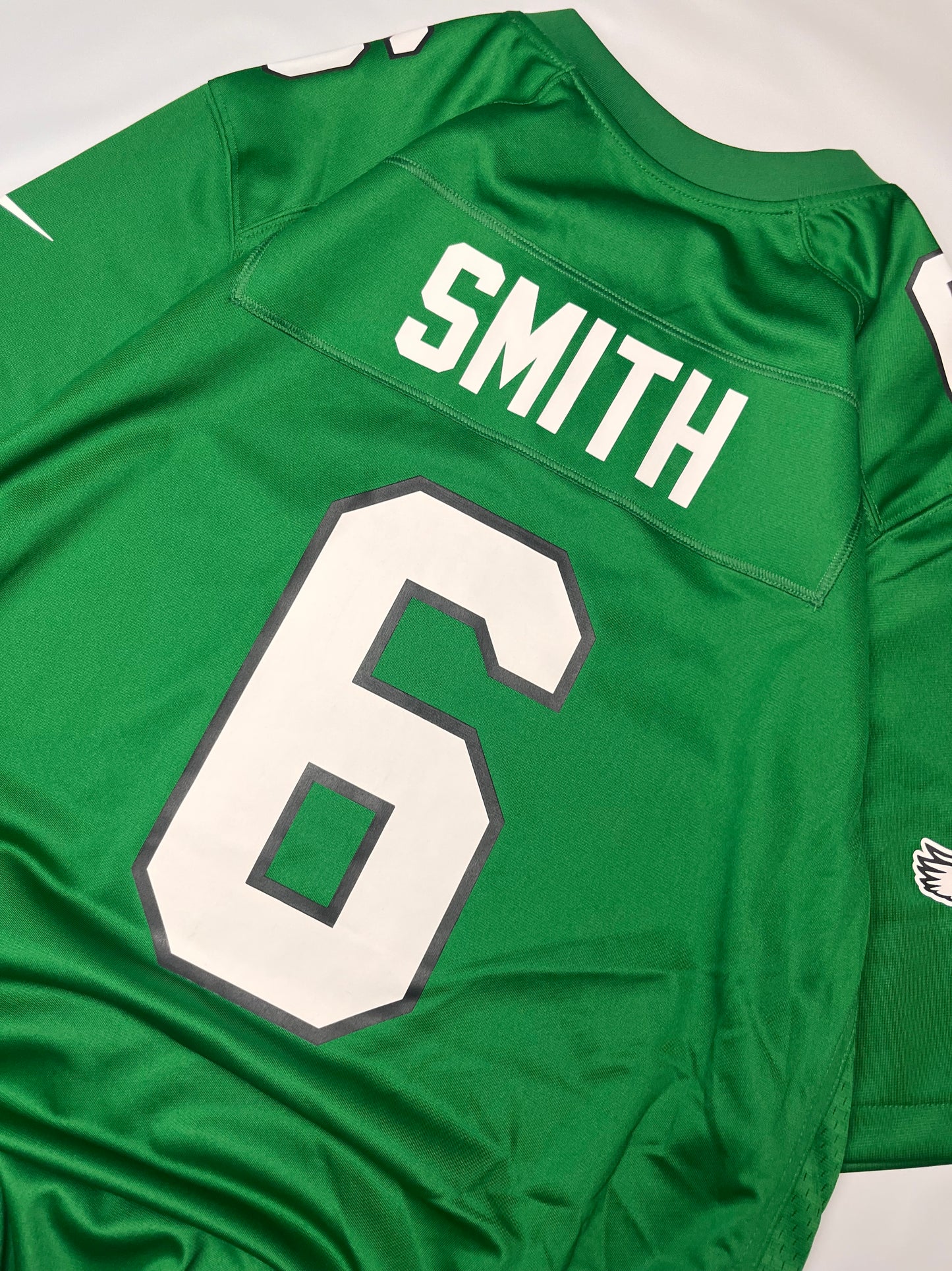 (L) Eagles DeVANTE Smith Jersey