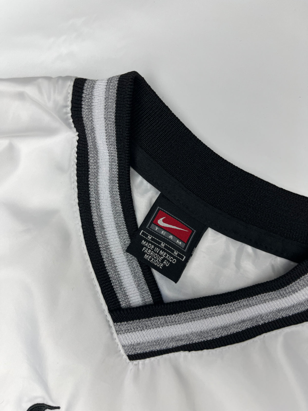 (M) Oakland Raiders Nike pullover Jacket