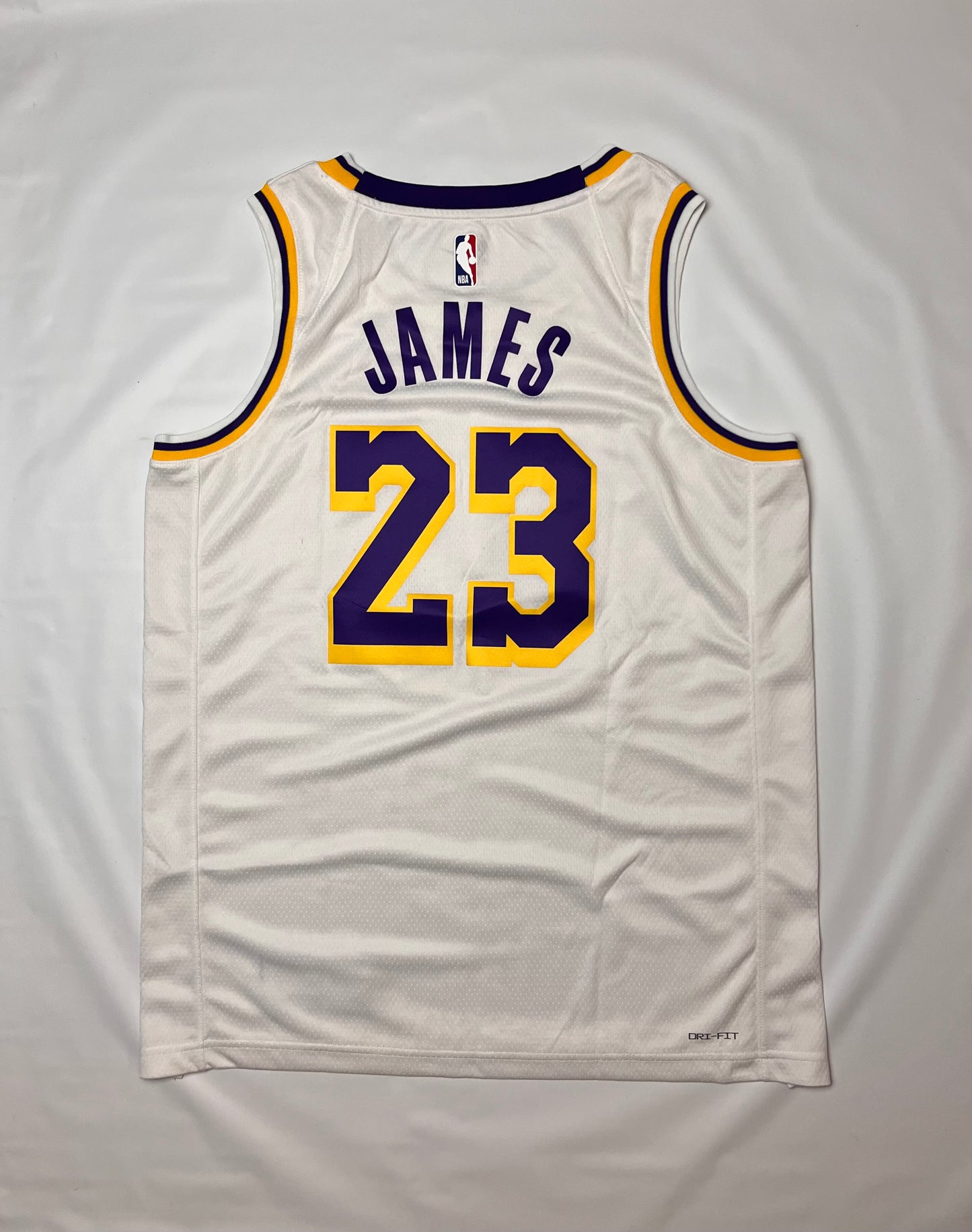 (L) Lakers LeBron James Jersey