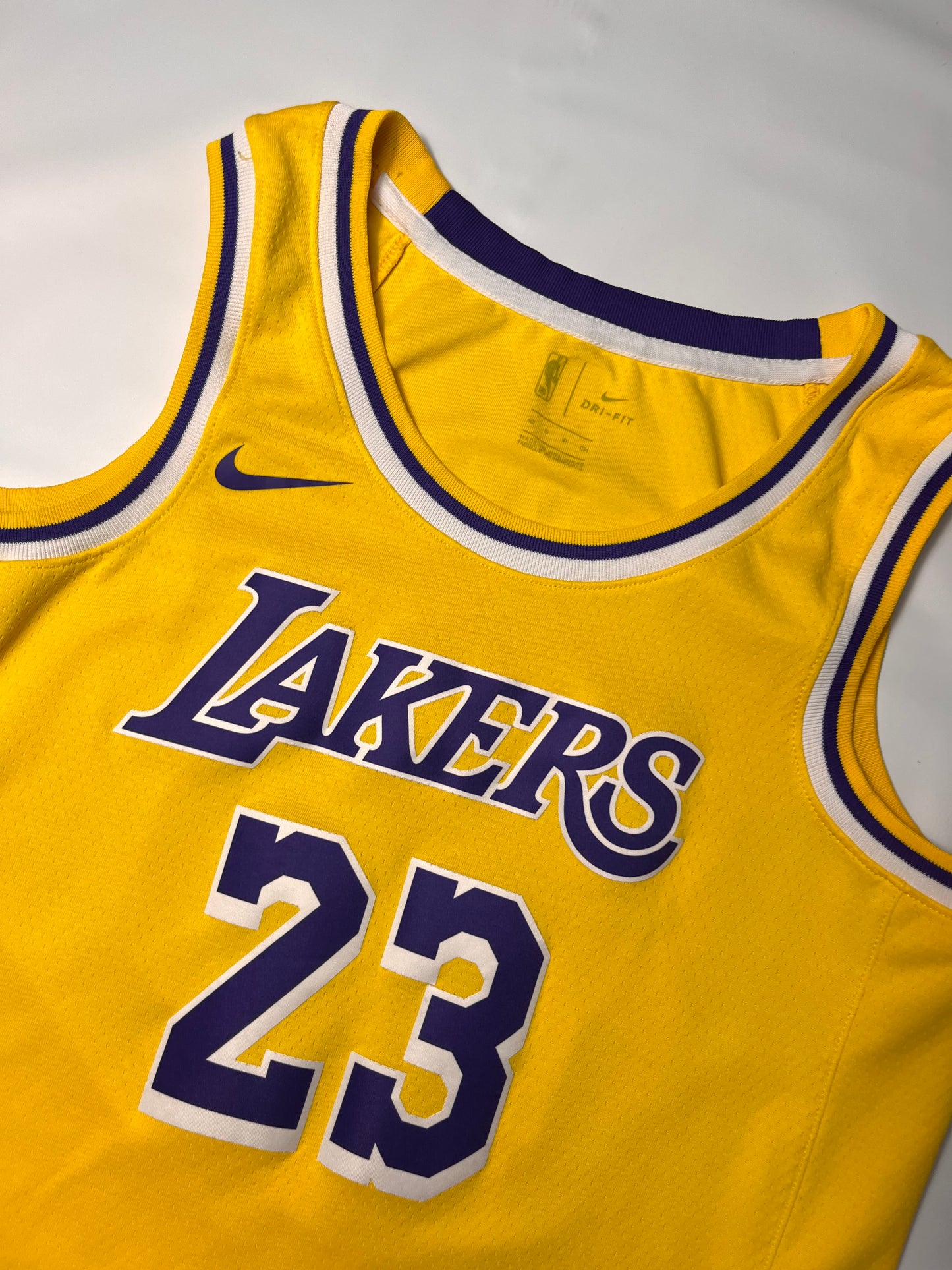 (S) Lakers LeBron James Jersey