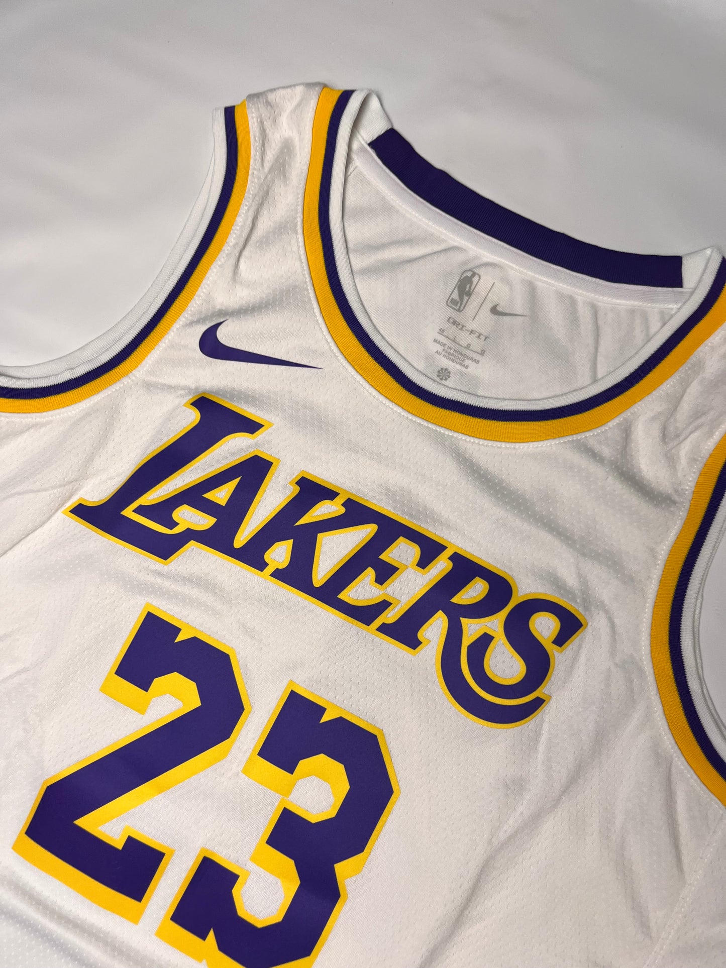(L) Lakers LeBron James Jersey
