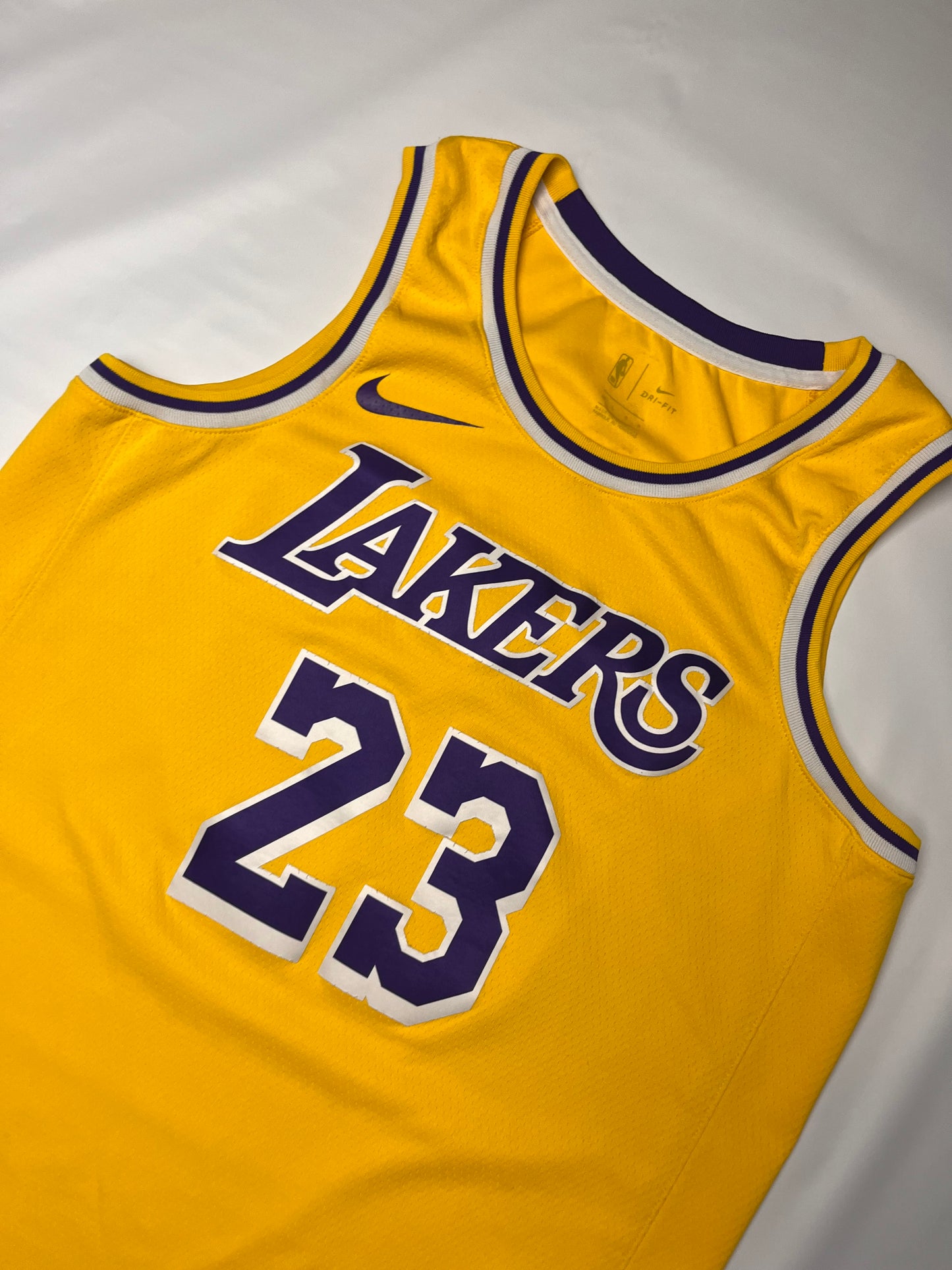 (L) Lakers LeBron James Jersey