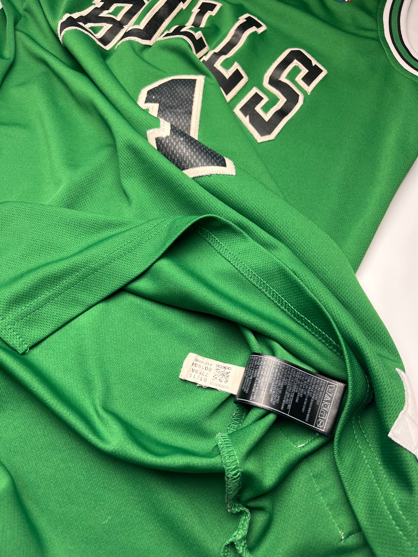 (S) Adidas Chicago Bulls Derrick Rose Jersey